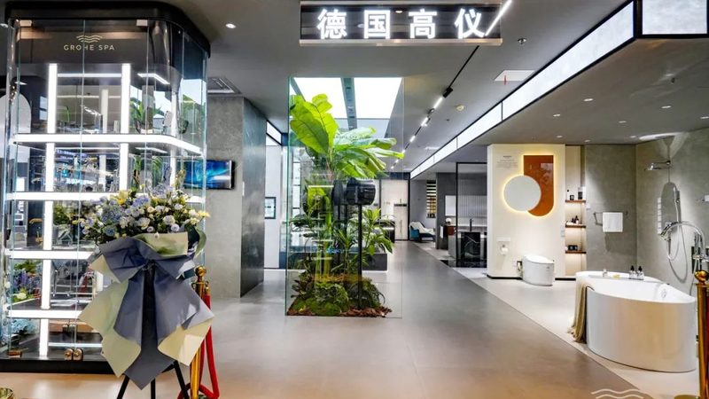 进口马桶在节水方面主要采用以下几种原理：